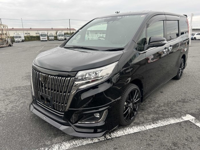 Toyota-Esquire-2020(GI PREMIUM BLACK TAILORED)